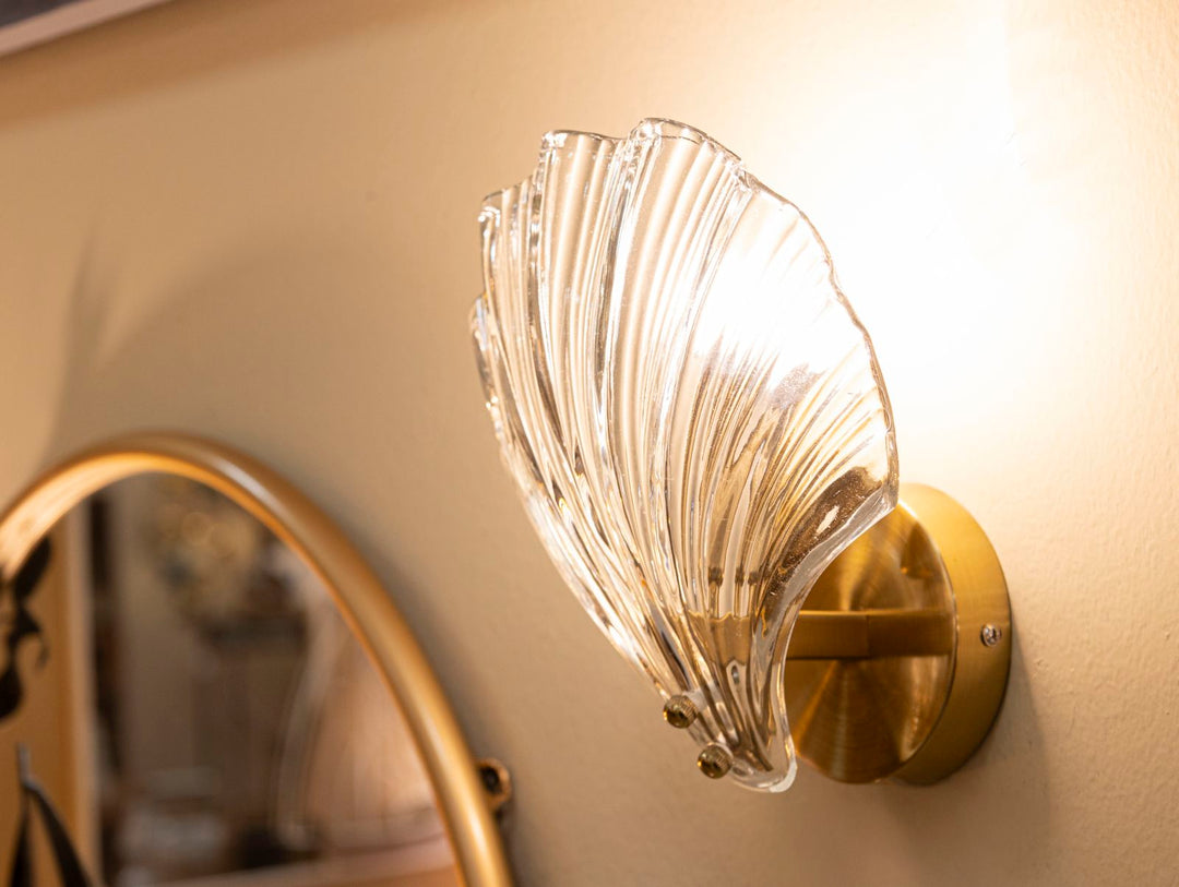 Arany és fehér színű fali lámpa kagyló mintával – Decorative Muro stílus