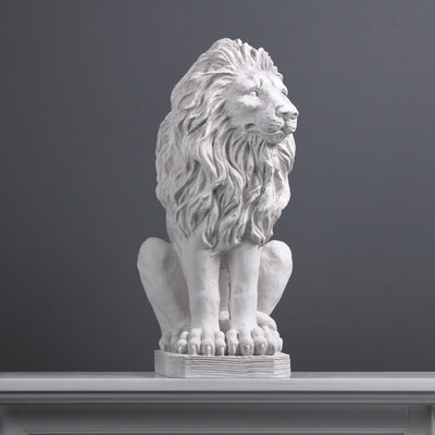 Nagy ülő oroszlán szobor