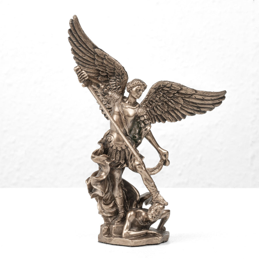 Szent Mihály arkangyal figura (kis hidegen öntött bronzszobor)