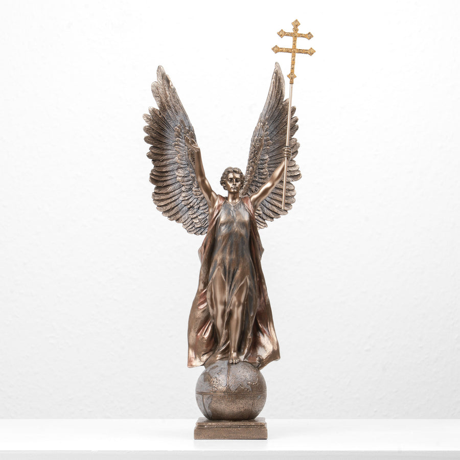 Szent Gábriel arkangyal szobra pátriárkakereszttel (Hidegen öntött bronz szobor)