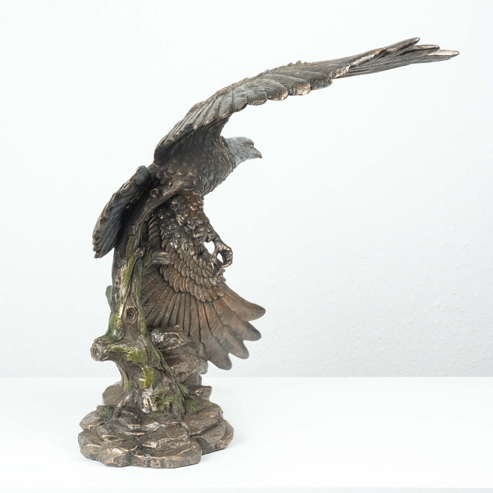 Sas Szobor „Repülő” (Hidegen öntött bronz állat szobor)