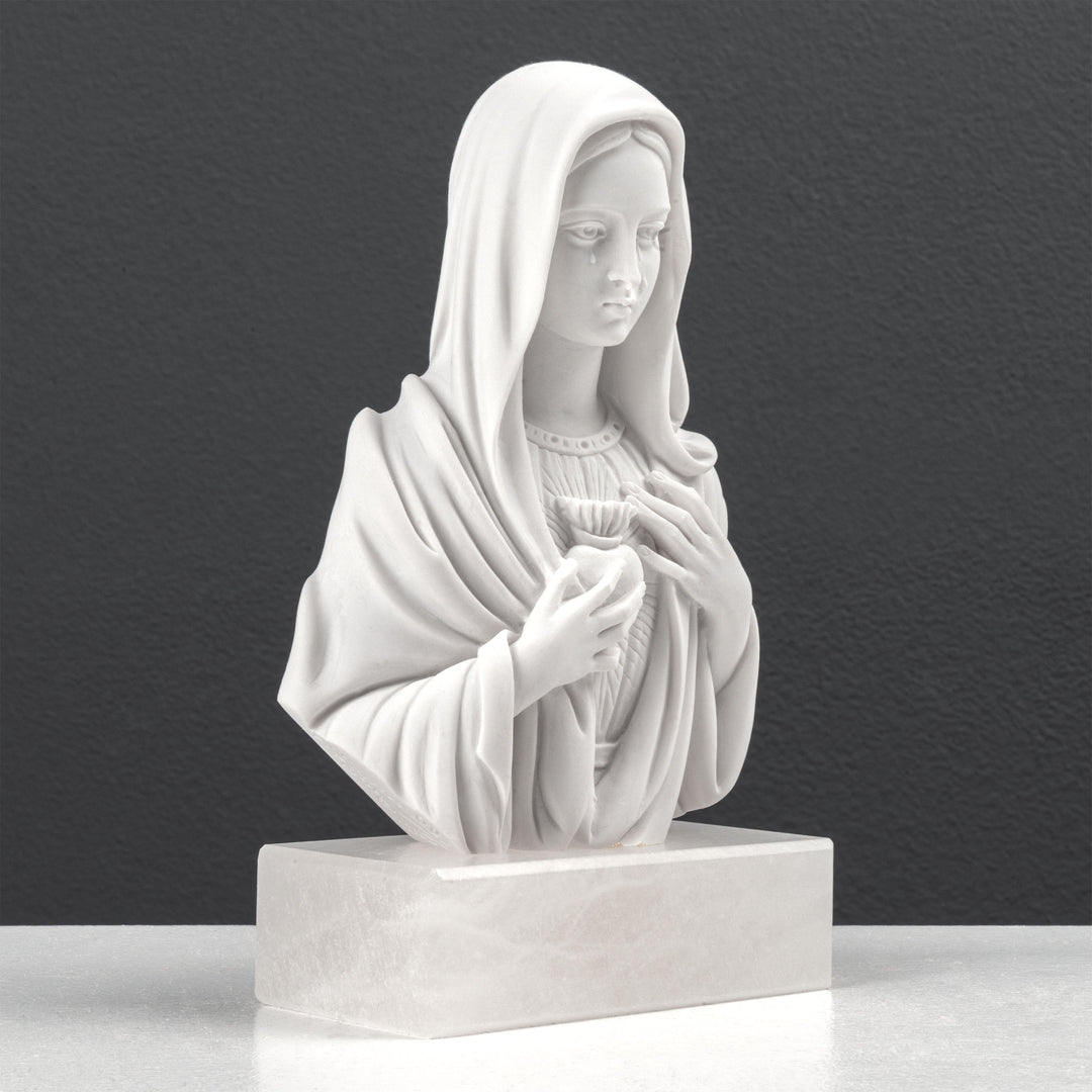 Mária Szeplőtelen Szíve mellszobor (Madonna delle Lacrime dombormű)