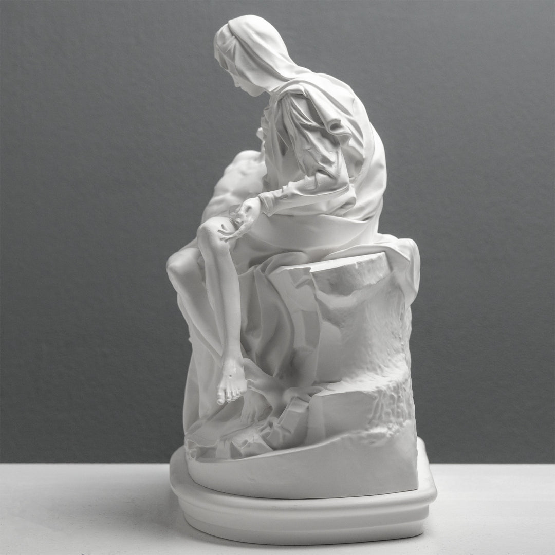 Michelangelo Pietà – Fehér szobor (Vatikáni Múzeum)