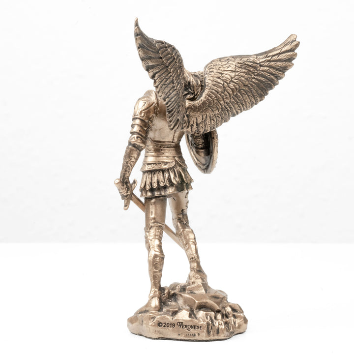 Szent Mihály arkangyal figura – A mennyek védelmezője (kis hidegen öntött bronzszobor)