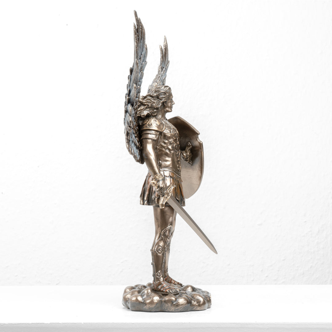 Szent Mihály arkangyal szobra – A mennyek védelmezője (Hidegen öntött bronz, kicsi)