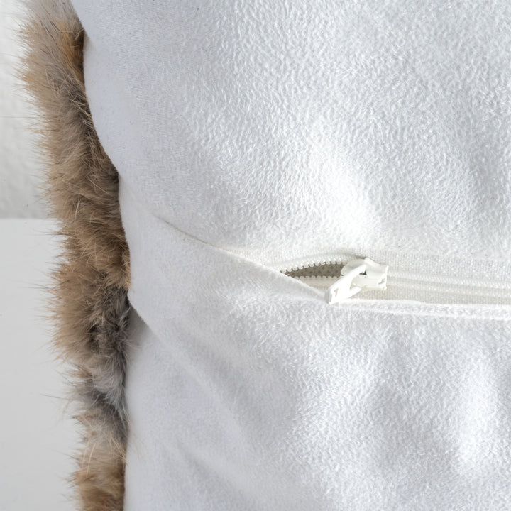 Bézs Nyúlszőrme Díszpárna (Oryctolagus cuniculus)