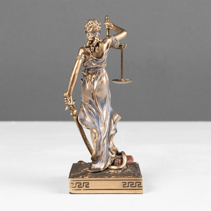 Justitia Istennő Szobra (Kis szobor)