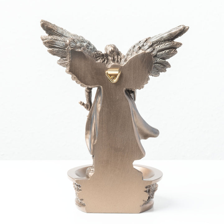 Szent Mihály arkangyal szobra szenteltvíztartóval – A menny védelmezője (Hidegen öntött bronz szobor)