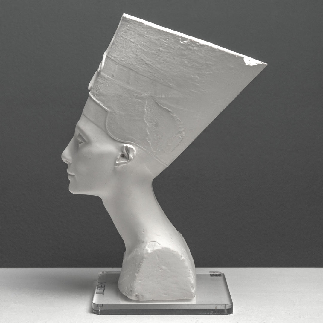 Nefertiti mellszobor – Fehér (Berlin Egyiptomi Múzeum)