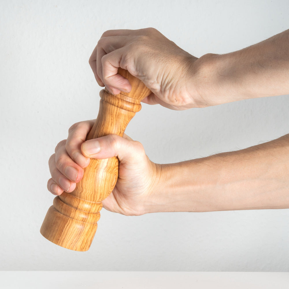 Kézműves olajfa fűszerőrlő – hagyományos