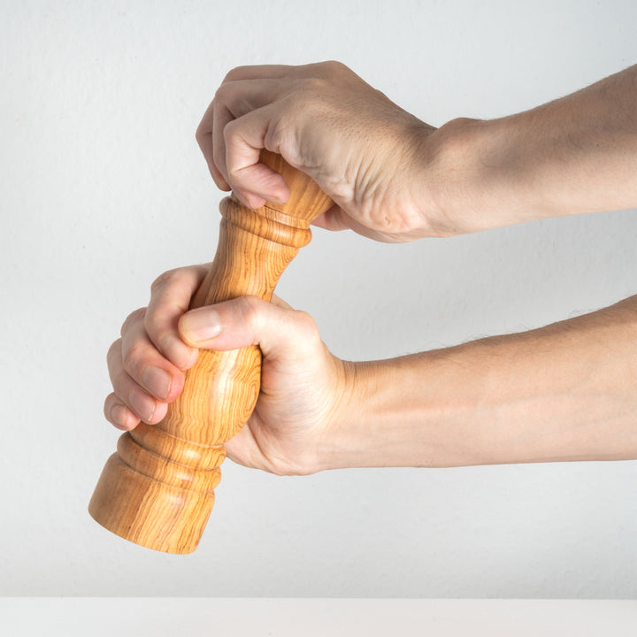 Kézműves olajfa fűszerőrlő – hagyományos