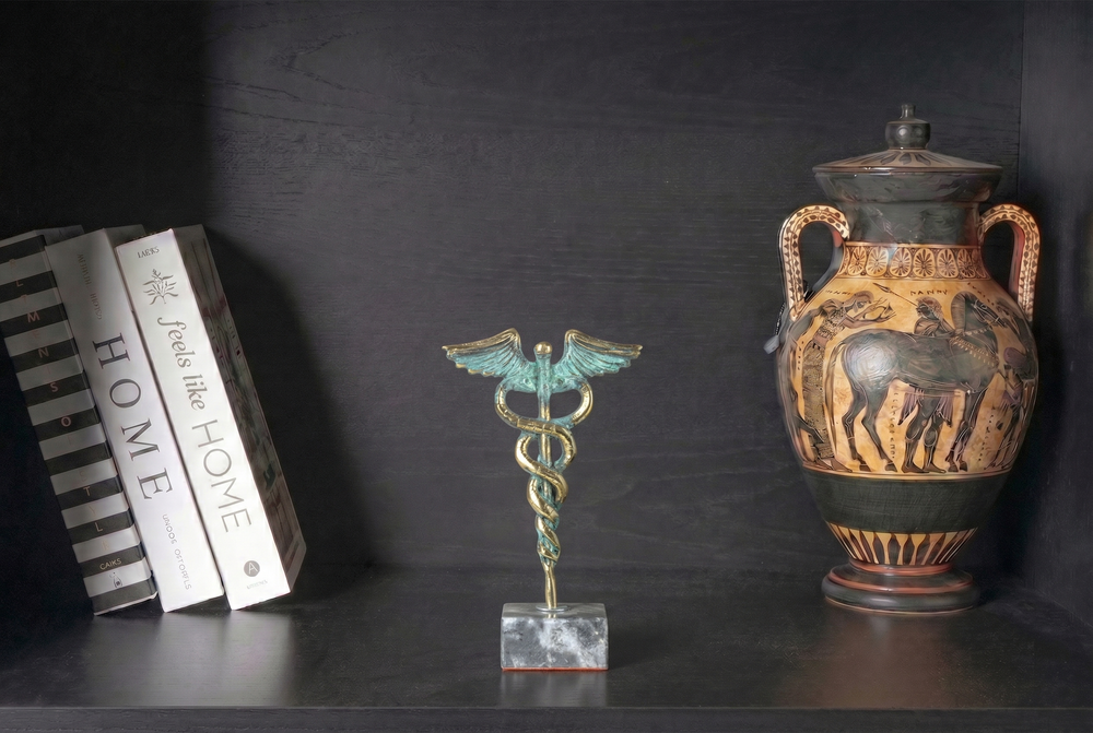 Kaduceusz szobor — A gyógyítás és medicina jelképe (Sárgaréz szobor)