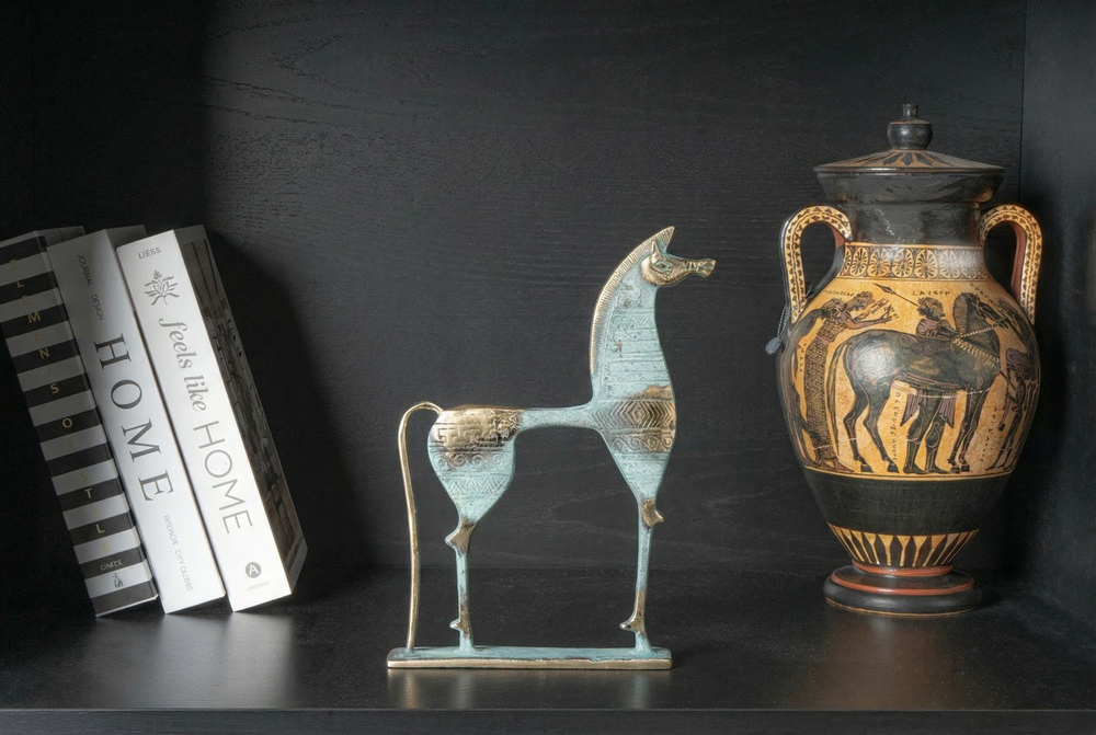 Görög geometrikus ló szobor (Múzeumi ihletésű, sárgaréz szobor)