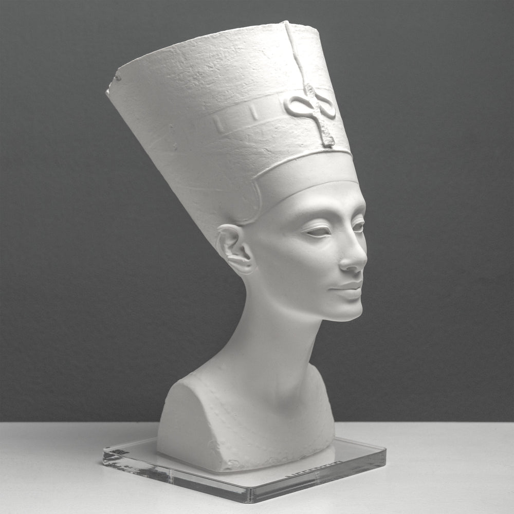 Nefertiti mellszobor – Fehér (Berlin Egyiptomi Múzeum)