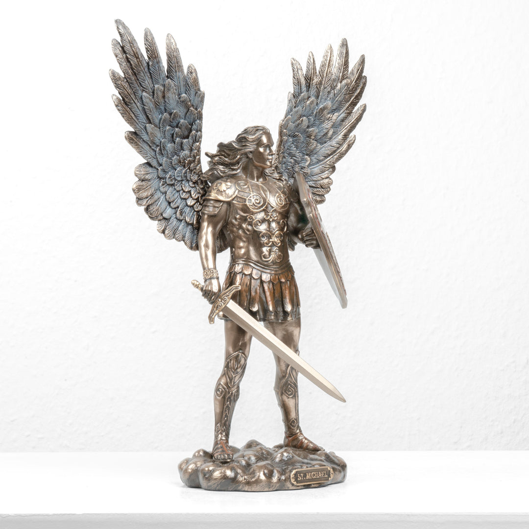 Szent Mihály arkangyal szobra – A mennyek védelmezője (Hidegen öntött bronz, kicsi)