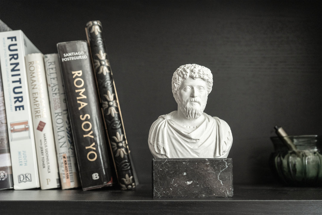 Marcus Aurelius Mellszobor Könyvtámasz - Fekete Márvány Talpazaton
