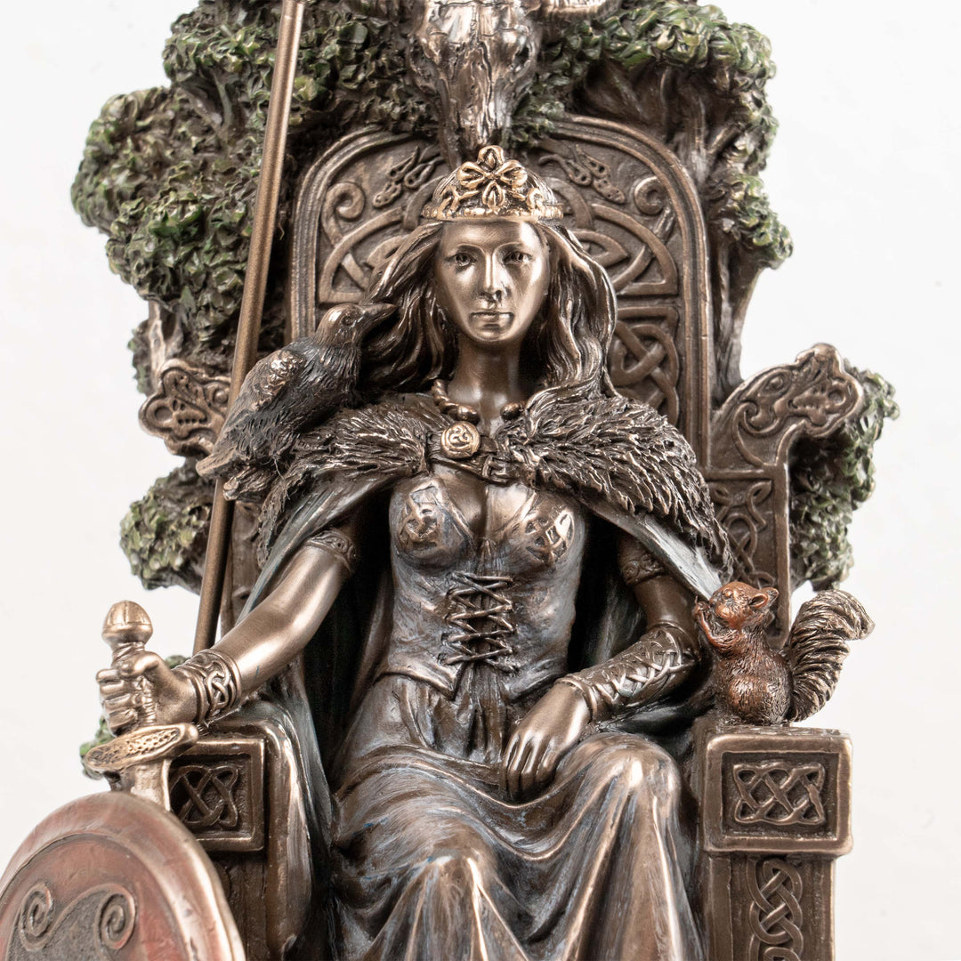 Medb szobor — Connacht harcos királynője (Hidegen öntött bronz szobor)