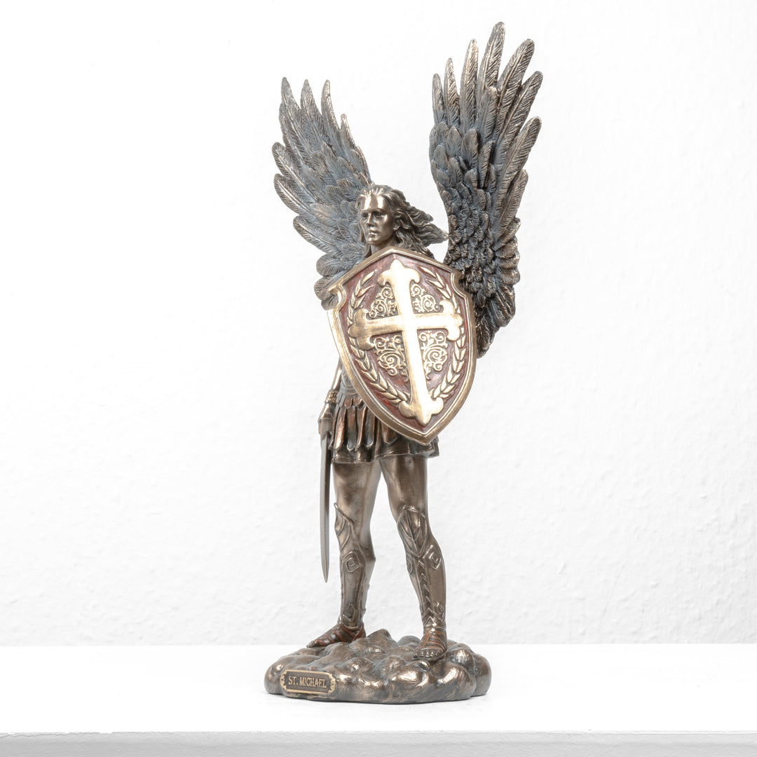Szent Mihály arkangyal szobra – A mennyek védelmezője (Hidegen öntött bronz, kicsi)