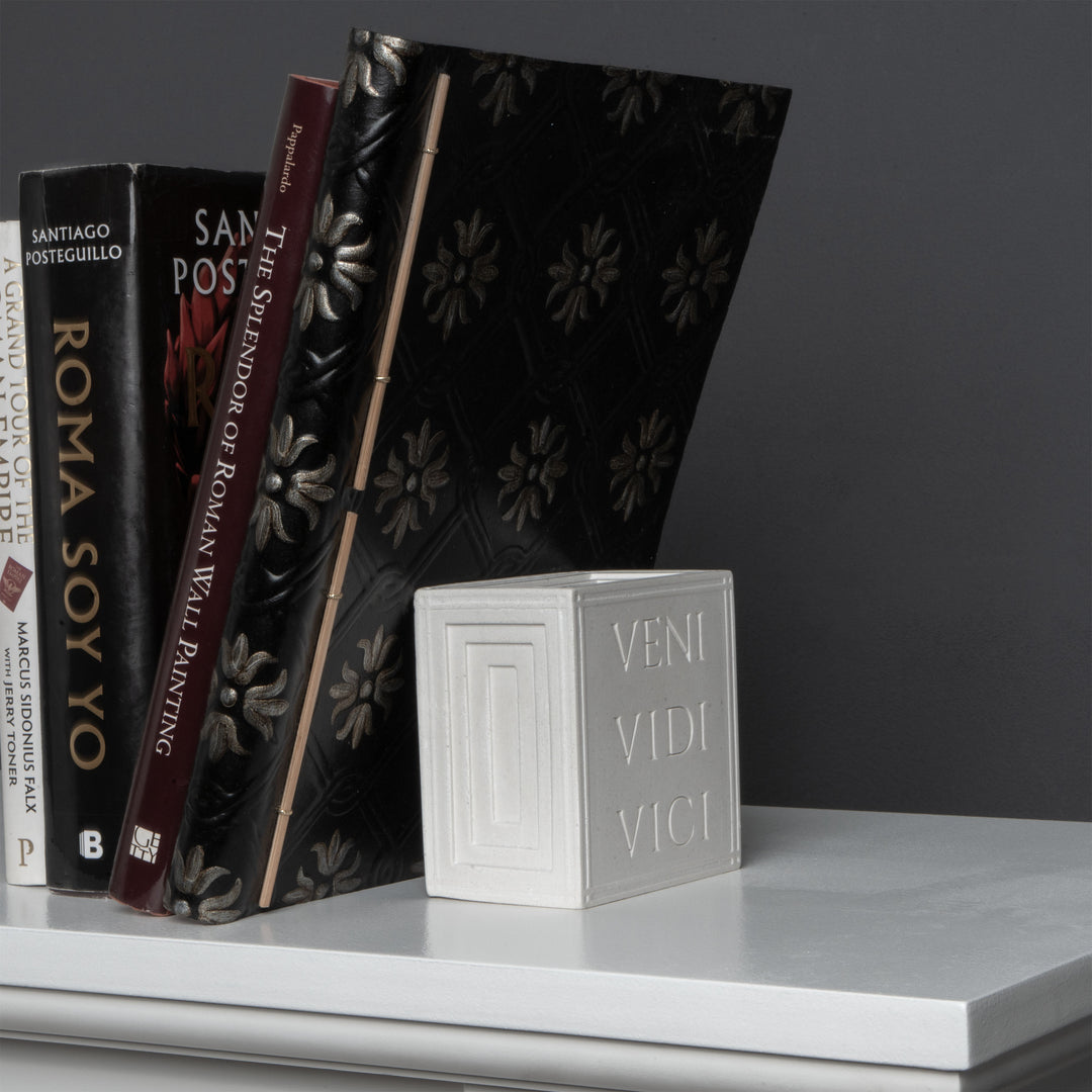 Veni Vidi Vici könyvtámasz – Római domborműves szobor