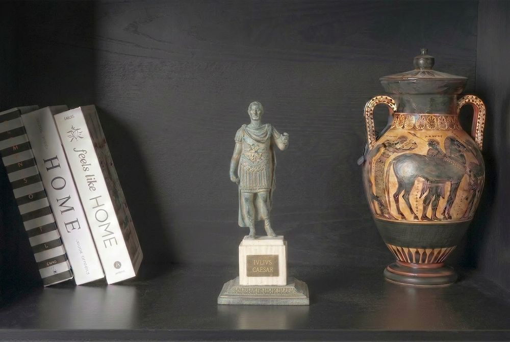 Julius Caesar szobor talapzattal (Bronz)