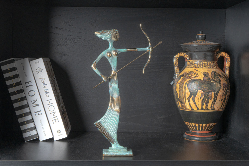 Artemisz szobor (A vadászat görög istennője, sárgaréz szobor)