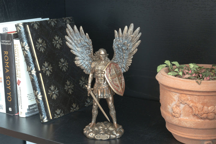 Szent Mihály arkangyal szobra – A mennyek védelmezője (Hidegen öntött bronz, kicsi)