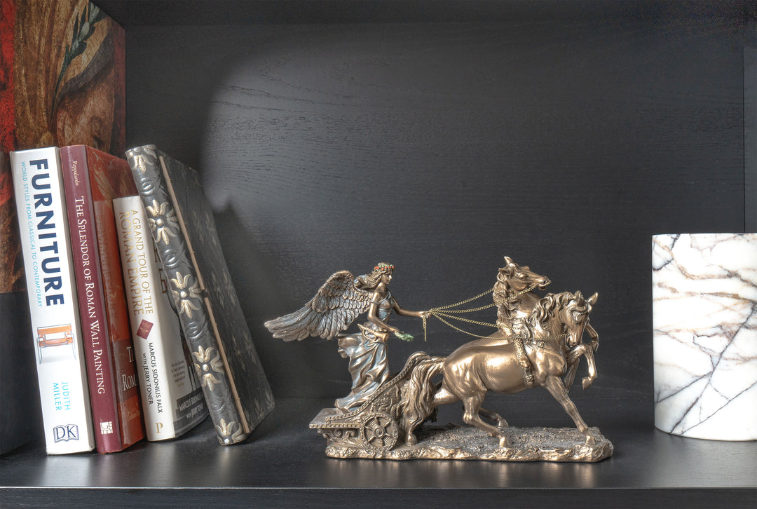 Niké Szobor Diadalszekéren (A győzelem istennője – Hidegen öntött bronz szobor)