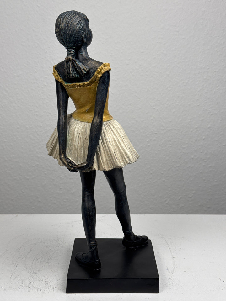 Kis Táncos Szobor (Nagy Degas szobor)