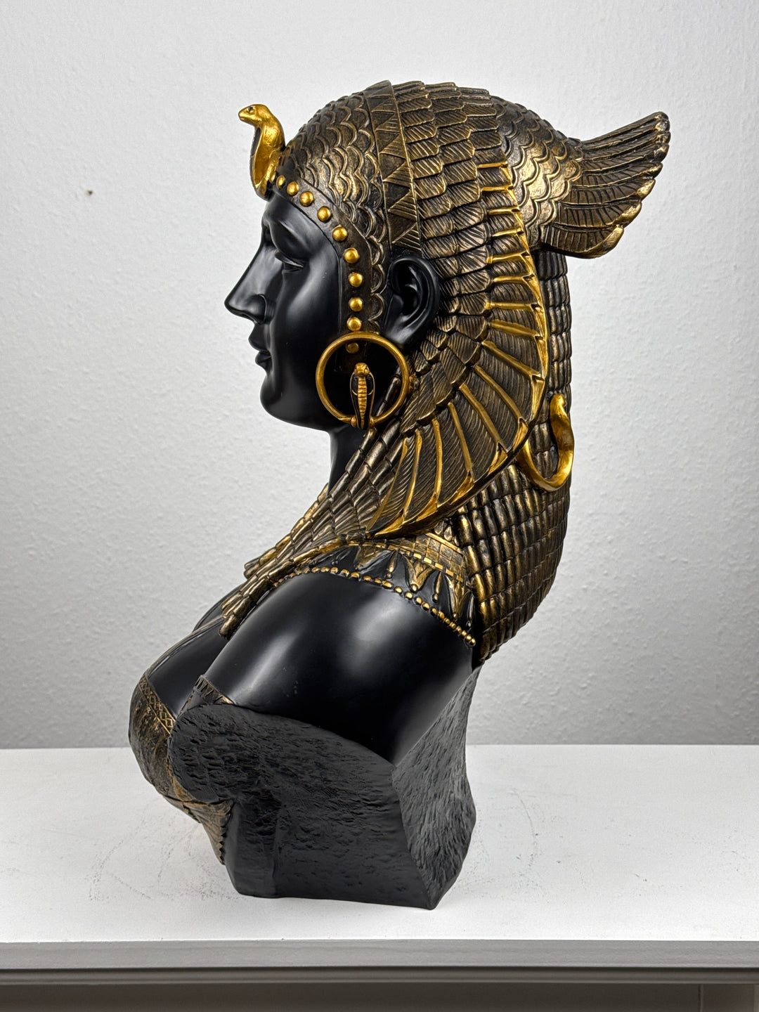 Kleopátra Mellszobor – Egyiptomi Királynő (Fekete-Arany)
