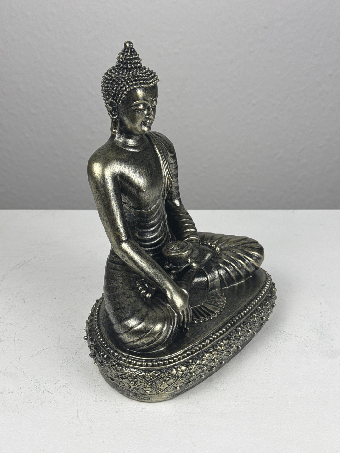 Meditáló Buddha Szobor (Bronz Hatású)