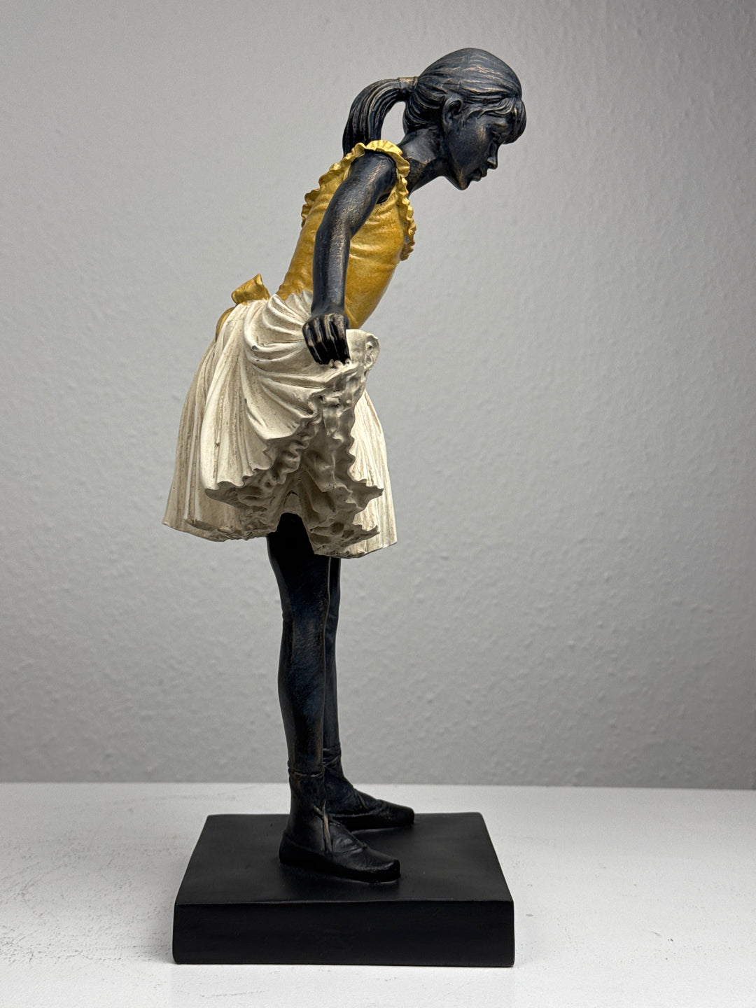 Kecses Balerina Szobor (Degas táncosnő)
