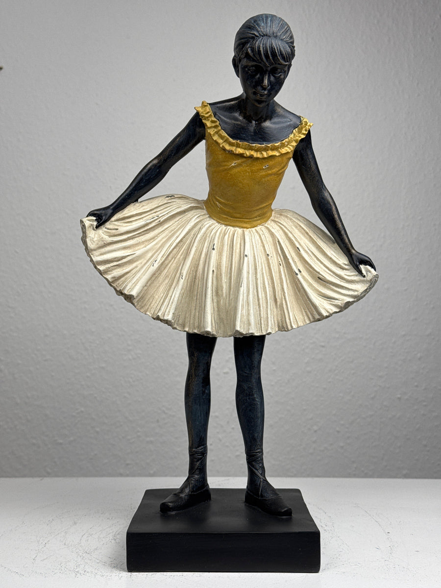 Kecses Balerina Szobor (Degas táncosnő)