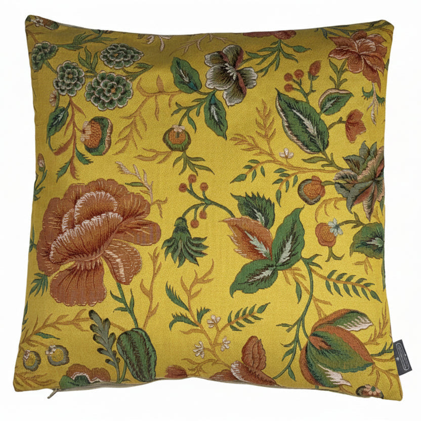 Sárga párnahuzat bazsarózsa mintával, botanikai design a Toile de Jouy Múzeumból (jacquard szövés)