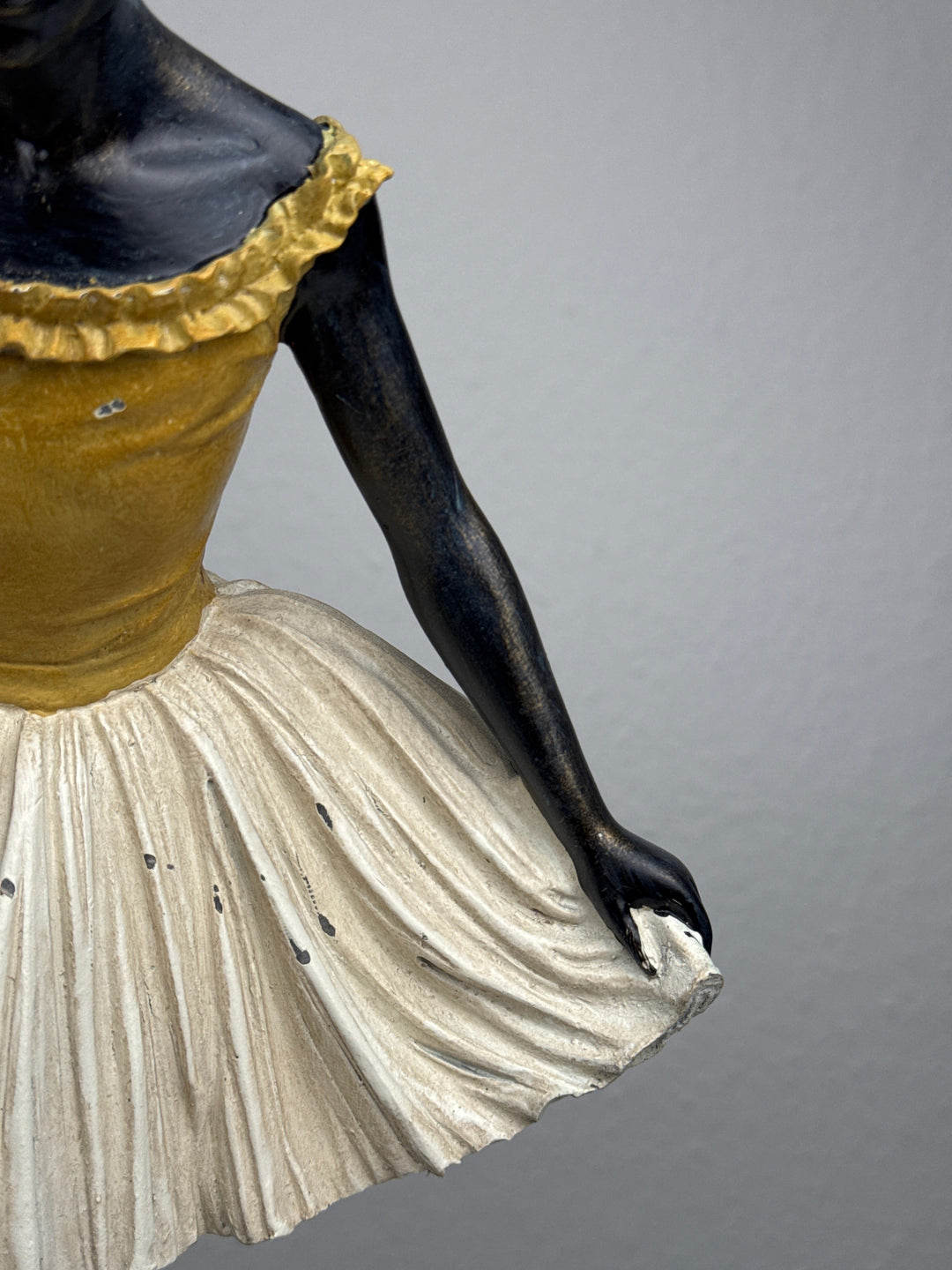 Kecses Balerina Szobor (Degas táncosnő)