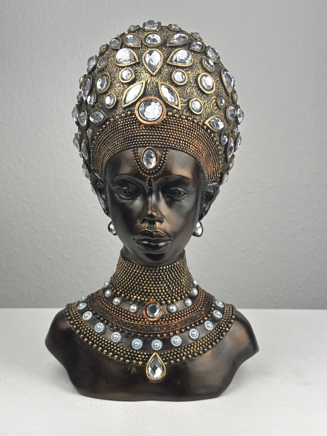 Fenséges Afrikai Királynő Mellszobor (Bronz Hatású)