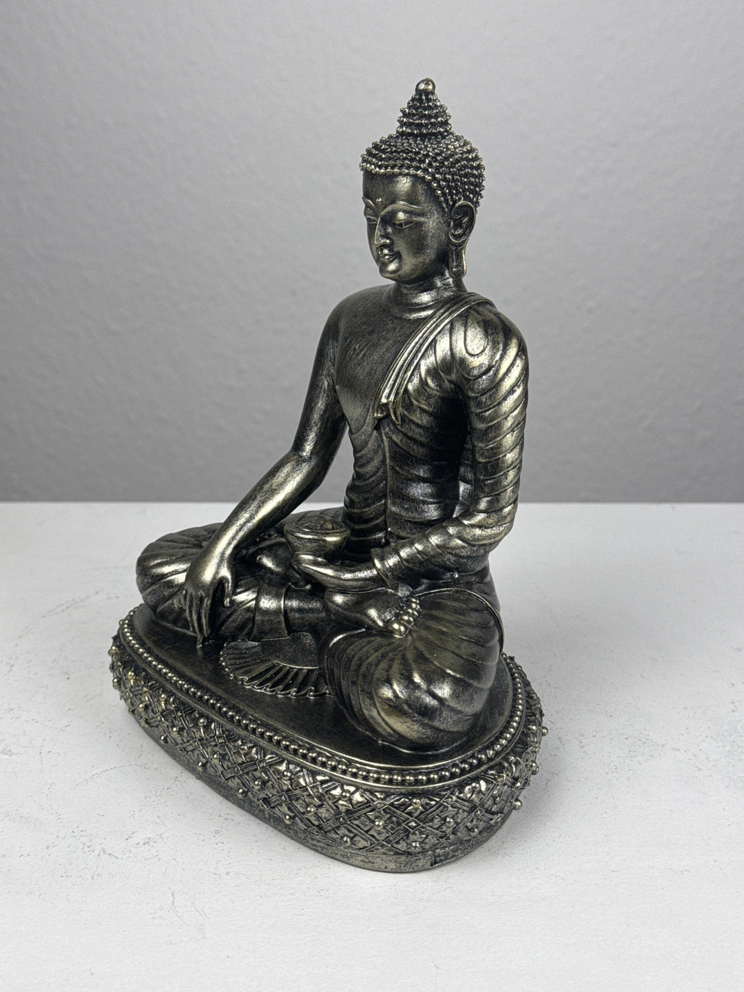 Meditáló Buddha Szobor (Bronz Hatású)