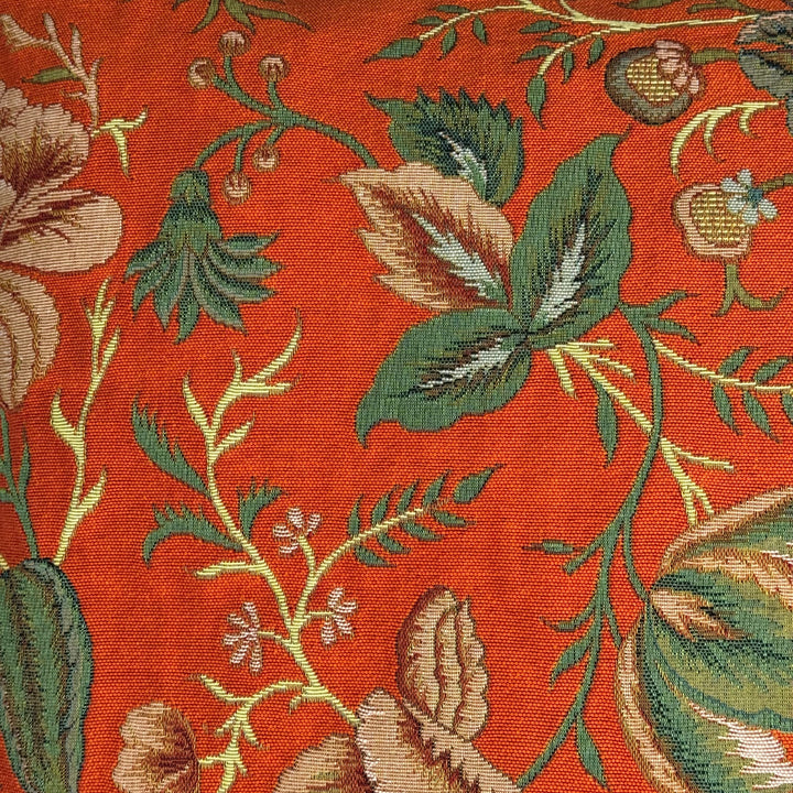 Narancssárga párnahuzat bazsarózsa mintával, botanikai design a Toile de Jouy Múzeumból (jacquard szövés)