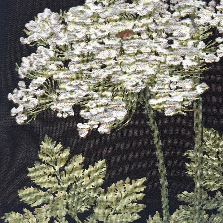 Fekete párnahuzat, dekoratív ernyős virág (jacquard szövés)