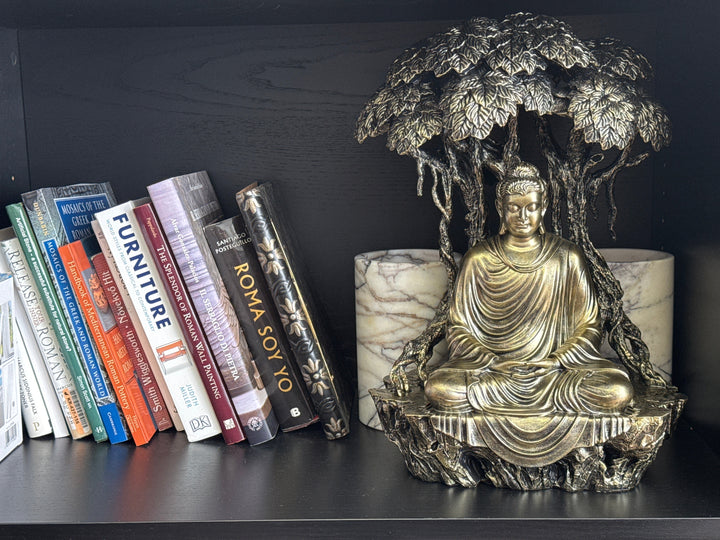 Buddha Szobor a Bodhi-Fa Alatt (Bronz Hatású)