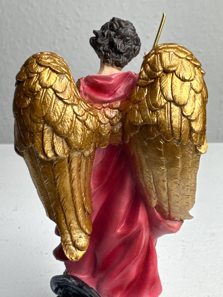 Szent Mihály Arkangyal Szobor – A Gonosz Legyőzője