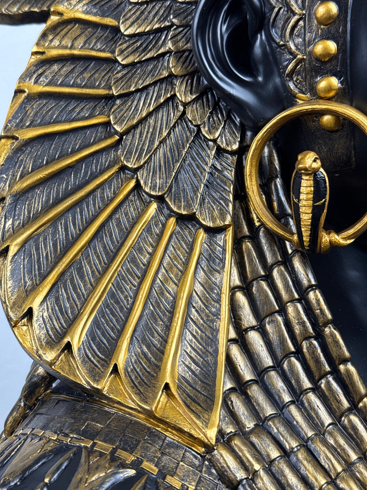 Kleopátra Mellszobor – Egyiptomi Királynő (Fekete-Arany)