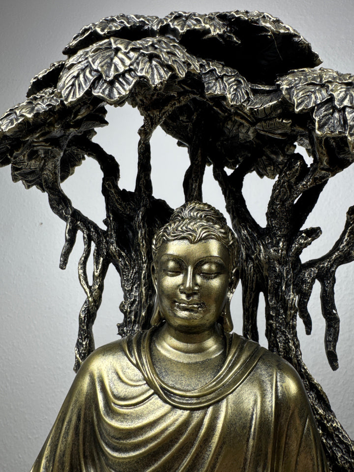 Buddha Szobor a Bodhi-Fa Alatt (Bronz Hatású)