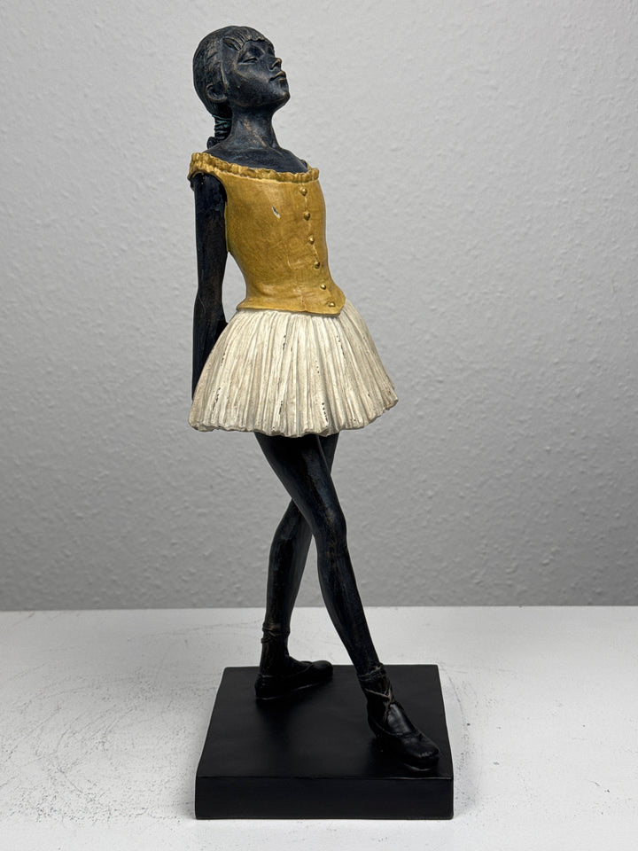 Kis Táncos Szobor (Nagy Degas szobor)