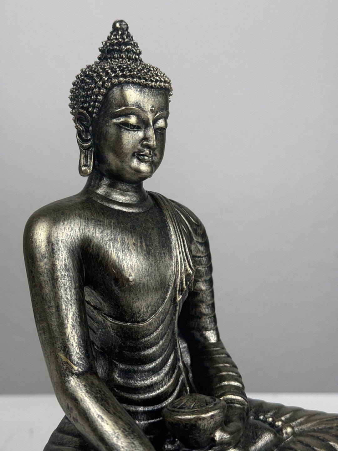 Meditáló Buddha Szobor (Bronz Hatású)