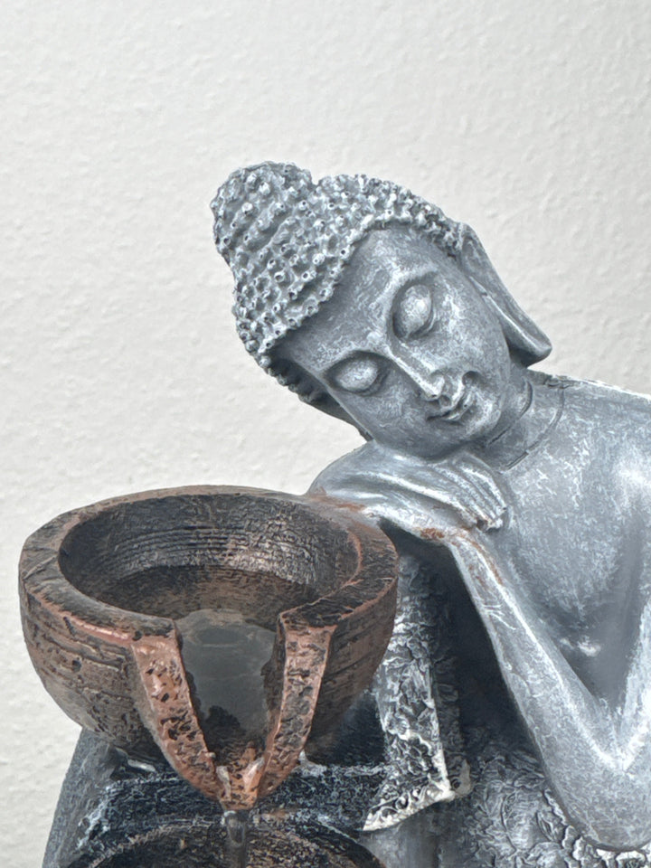 Buddha Beltéri Szökőkút – Zen Nyugalom Fénnyel és Vízzel