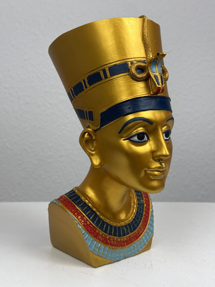 Nefertiti Mellszobor – A Nílus Királynője