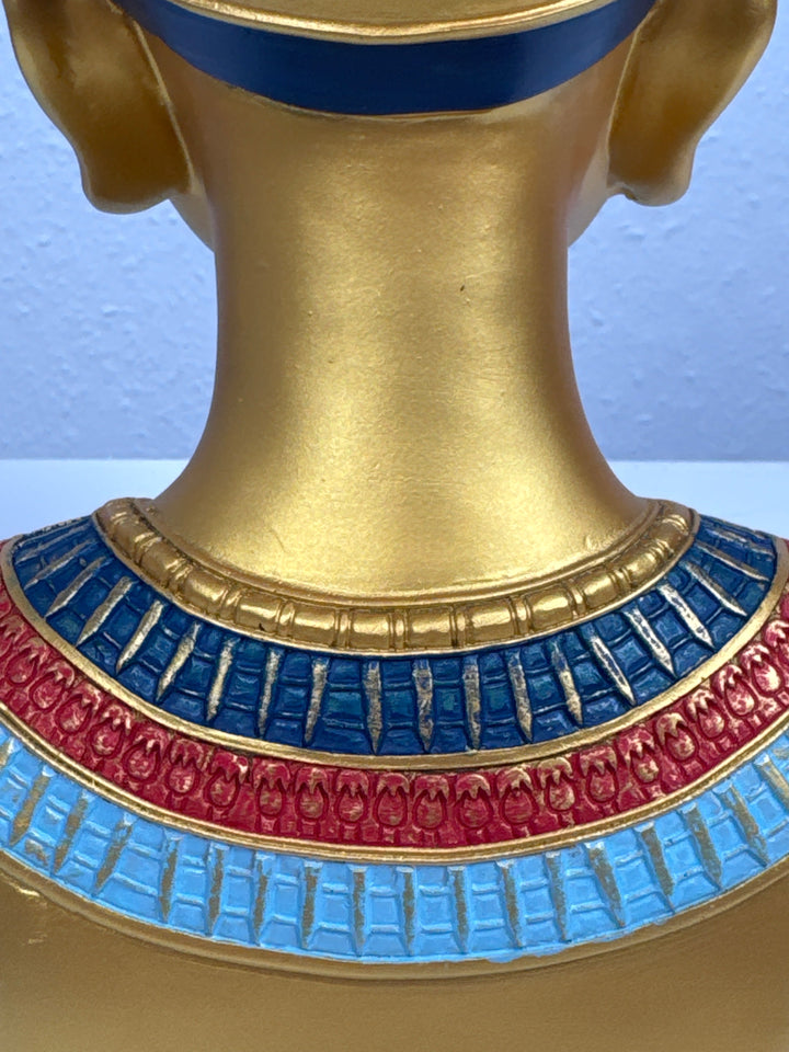 Nefertiti Mellszobor – A Nílus Királynője
