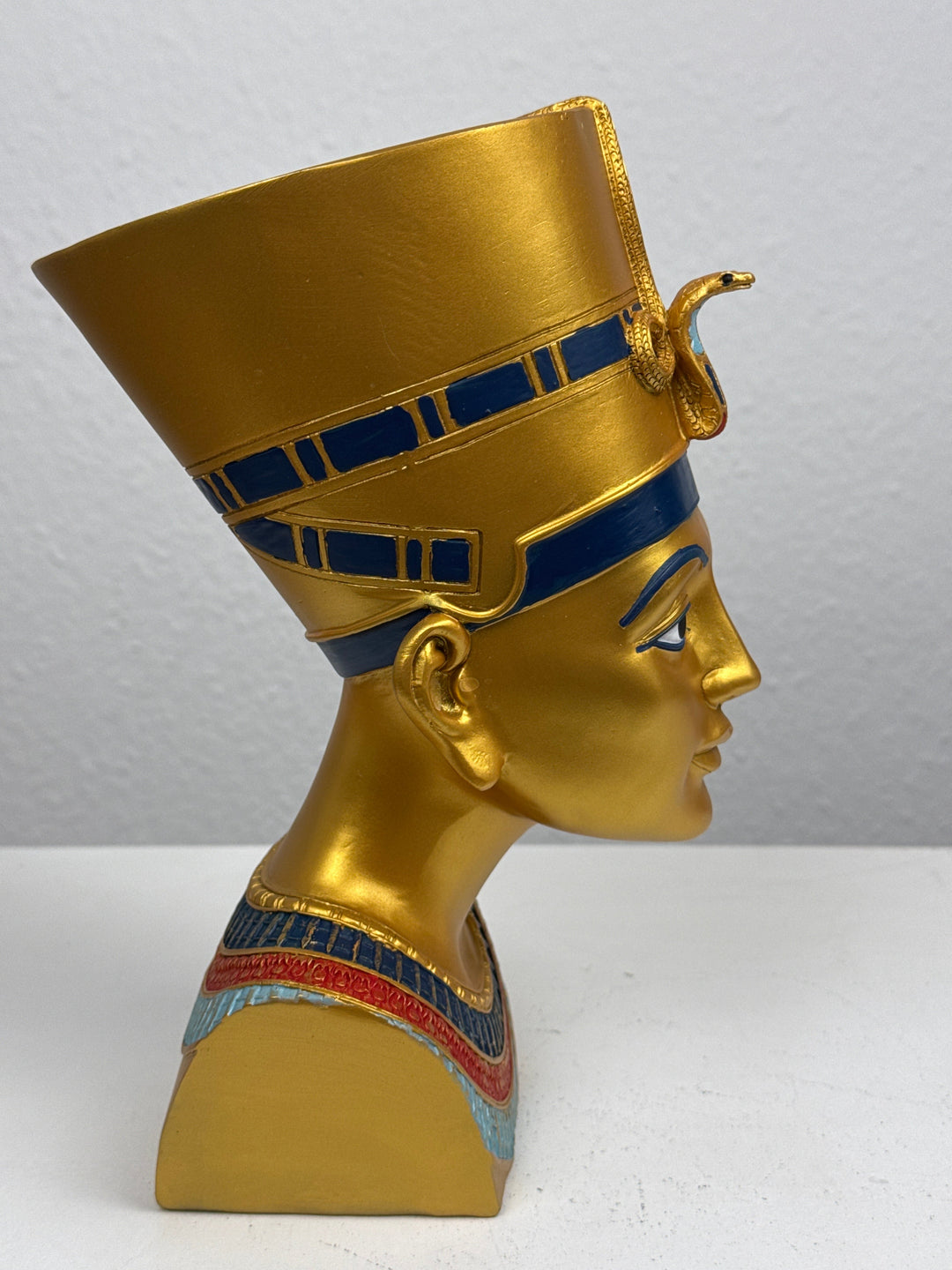 Nefertiti Mellszobor – A Nílus Királynője