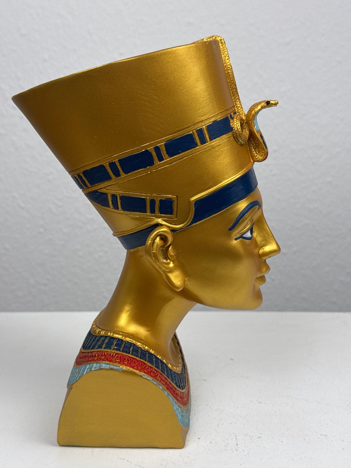 Nefertiti Mellszobor – A Nílus Királynője