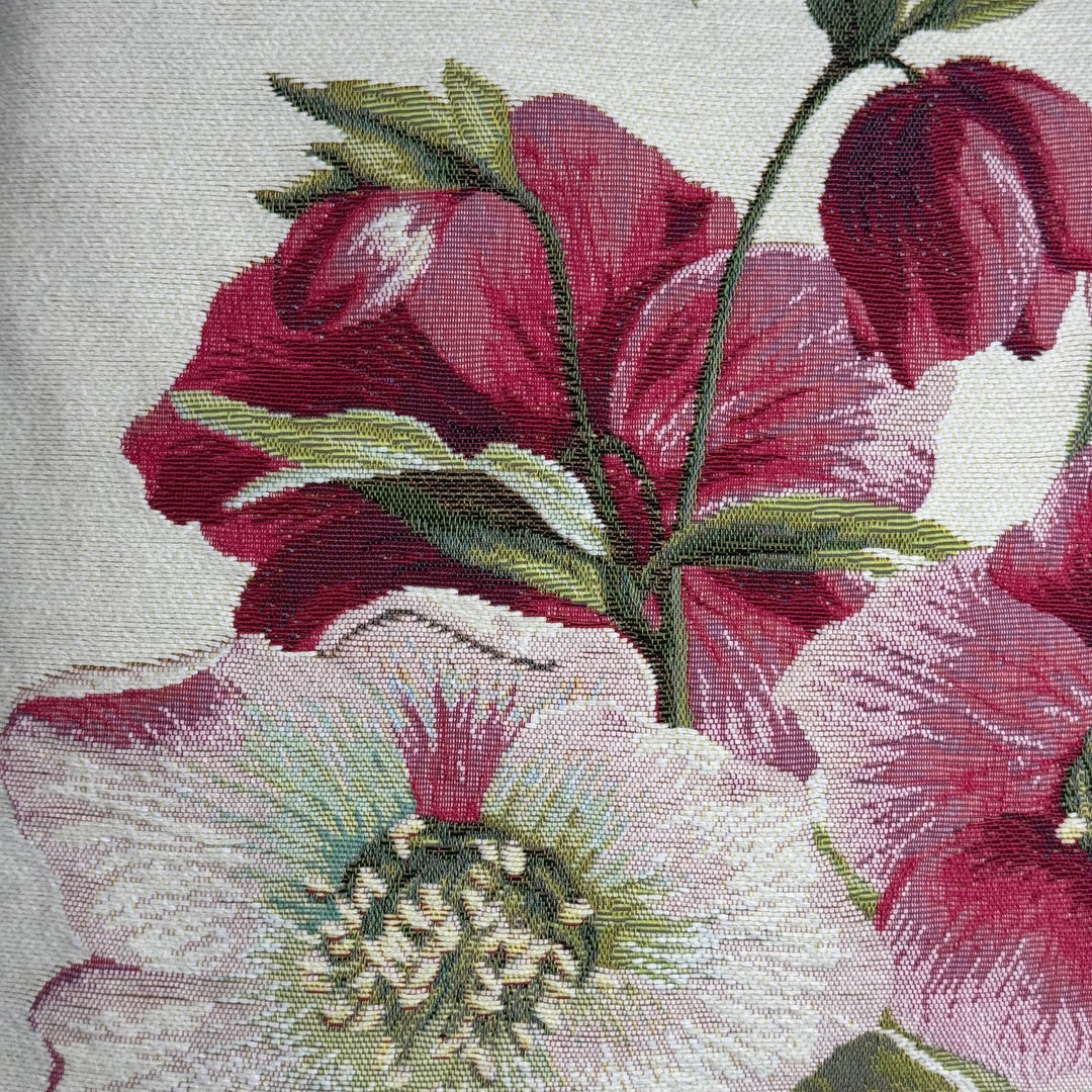 Fehér párnahuzat piros virágokkal, hunyor (karácsonyi rózsa) (jacquard szövés)